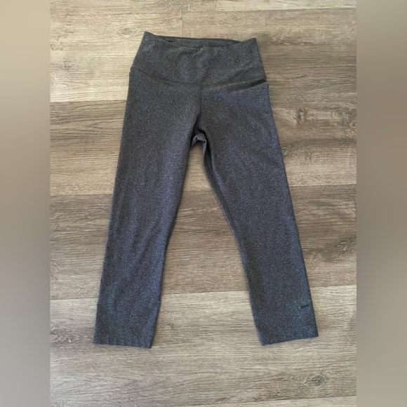 Nike Dri Fit Womens Dark Grey Crop Leggings S - Picture 1 of 6